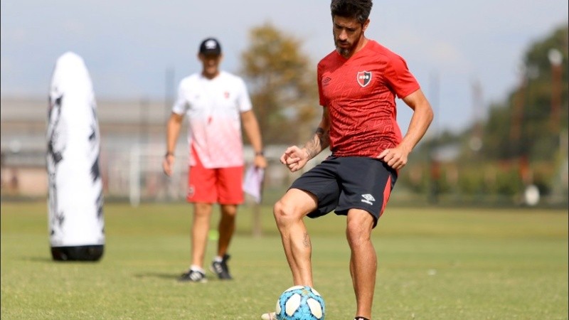 El mediocampista de Newell's está listo para debutar el domingo.