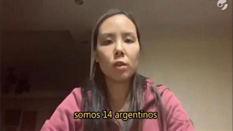 Una captura del video que los argentinos en Wuhan grabaron pidiendo su evacuación de la ciudad.