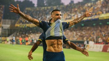 Sebastián Ribas debió regresar a Lanús, pero desea seguir en el Canalla.