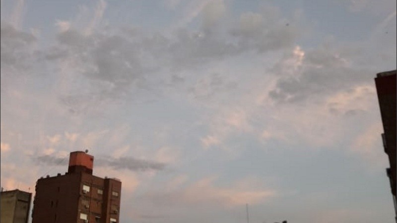 El cielo comenzaba a cubrirse.