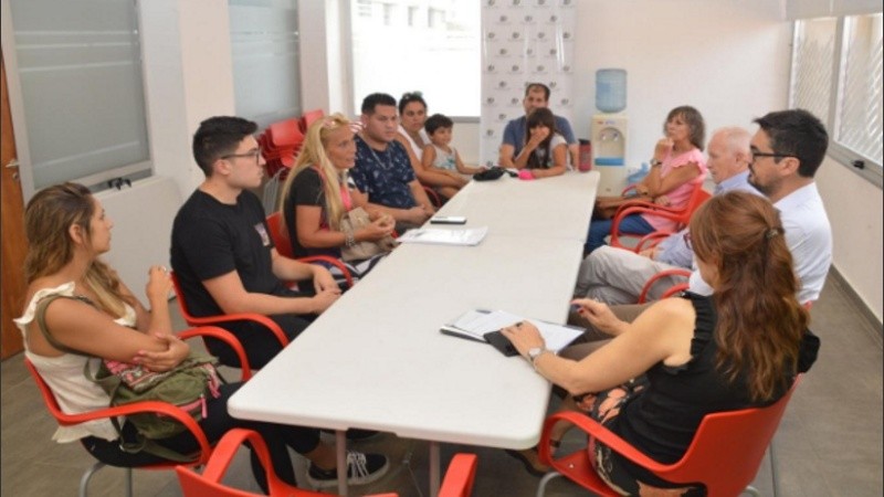 Los tenedores de créditos fueron recibidos por el defensor del pueblo de Santa Fe, Raúl Lamberto.