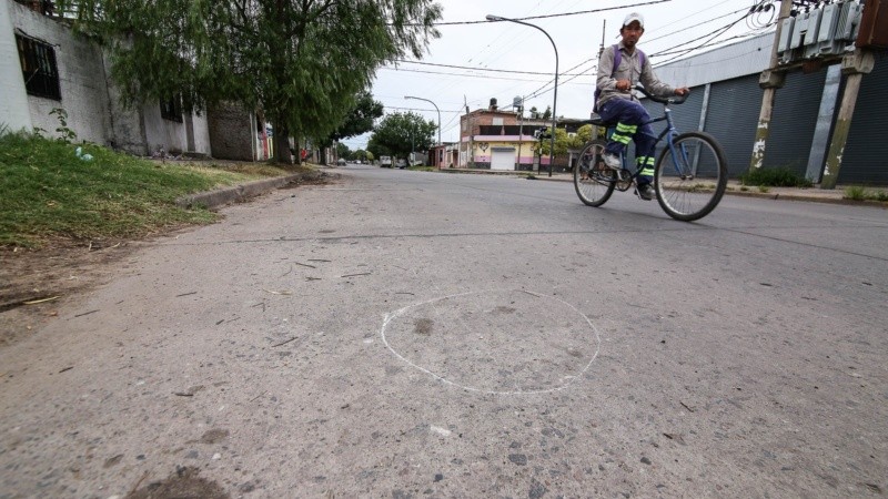 El crimen ocurrió este domingo a la noche en Génova y Cabal.