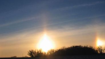 Este fenómeno óptico es conocido como parhelio.