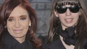 "Yo, siempre con vos”, le escribió Florencia a Cristina.