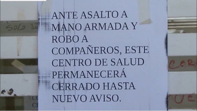 El cartel que anuncia el cese de actividades 