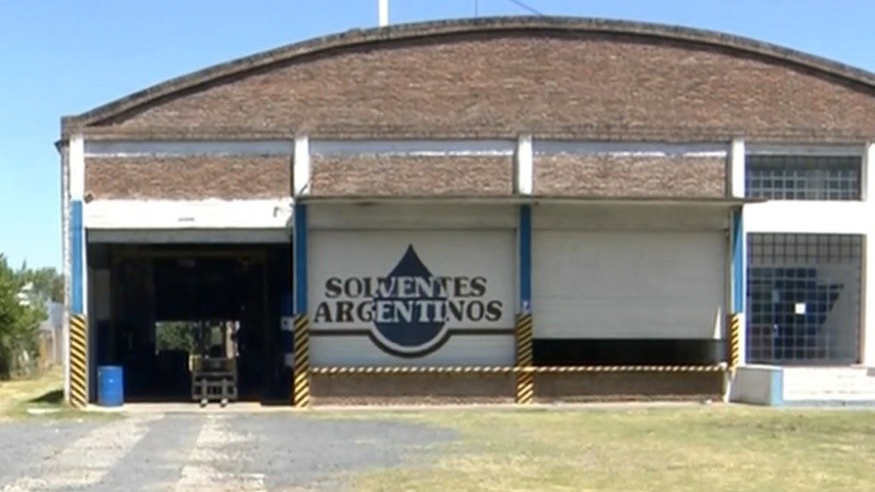 Los empleados de Solventes Argentinos vivieron momentos de tensión.