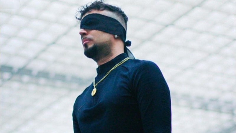 “Hay mucha gente esperando una operación muy simple para recuperar la vista. «Aves» me pareció la canción justa para acompañar este proyecto 