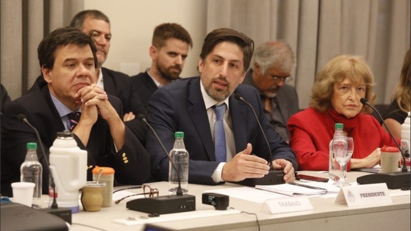 El ministro Trotta en la primera reunión a fines de enero.