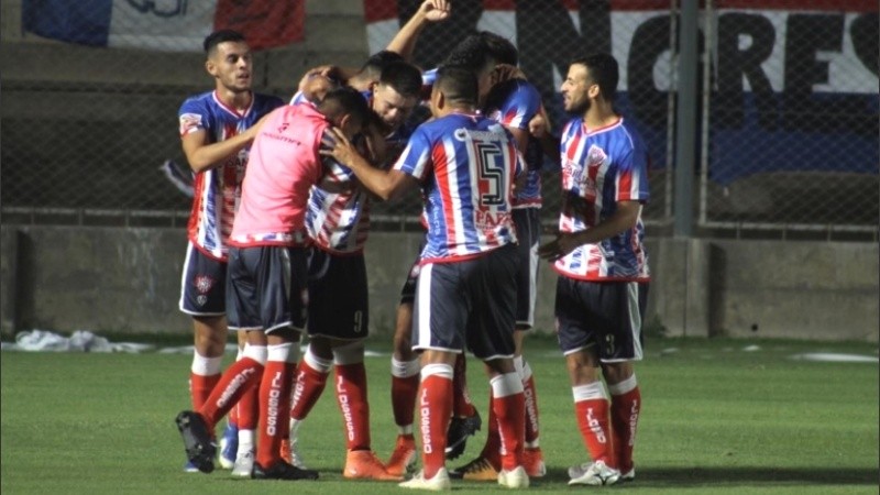 Newell's tiene rival: Sportivo Peñarol venció a Desamparados y sigue en la Copa Argentina