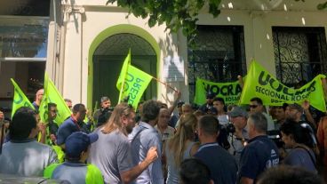 El gremio encabezó manifestaciones y advierte por protestas más duras.