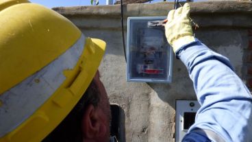 Cerca de 25 operarios de la EPE trabajaron en las tareas de regularización.