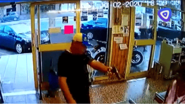 El robo fue el 13 de febrero y fue grabado desde todos los ángulos.