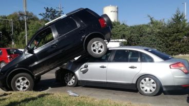 La Eco Sport quedó montada sobre el Citroen.