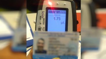 El resultado del test de alcoholemia al conductor que luego escapó.