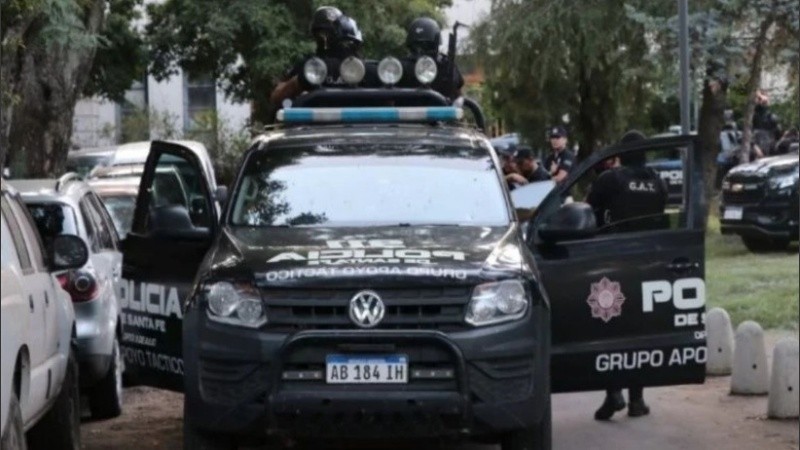 Los allanamientos fueron ordenados por el fiscal Matías Edery, quien investiga el crimen de Navarro (23), ocurrido el 29 de enero pasado en un monoblock del Parque del Mercado.