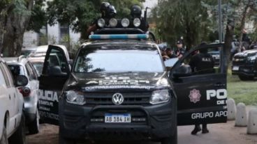 Los allanamientos fueron ordenados por el fiscal Matías Edery, quien investiga el crimen de Navarro (23), ocurrido el 29 de enero pasado en un monoblock del Parque del Mercado.