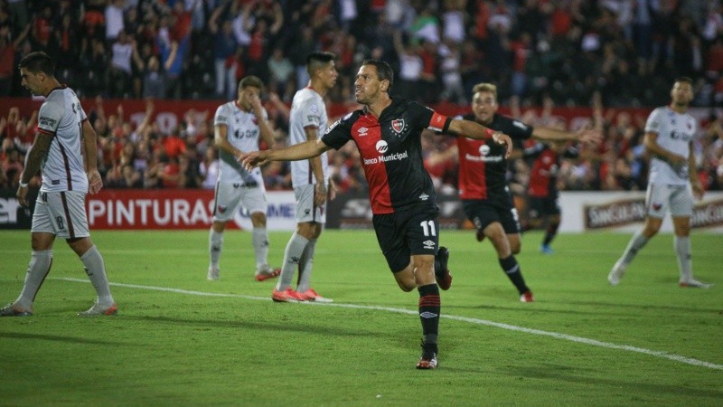 El festejo de Maxi Rodríguez.