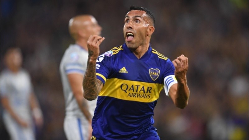 Tevez, de muy buen momento, abrió el marcador en el primer tiempo.