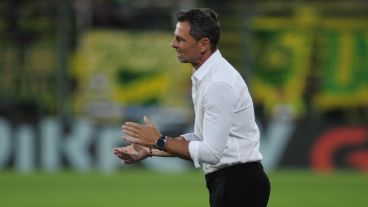 "El planteo era otro pero nos hicieron dos goles rápidos y había que cambiar", analizó Cocca.