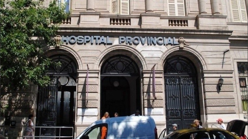 La joven está internada en el hospital Provincial de Rosario.
