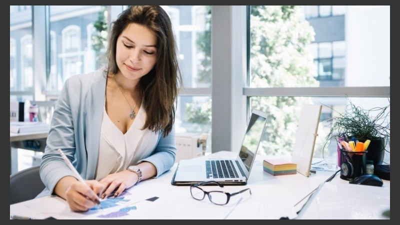 El Plan de Estudio contempla 760 horas distribuidas en cuatro cuatrimestres con una duración de dos años. 