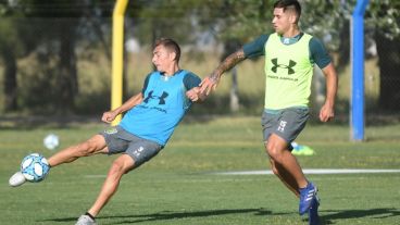 Marco Ruben en acción. El delantero de Rosario Central recibió respaldo de sus compañeros.
