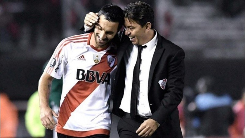 Se acerca a Newell's. Nacho Scocco y Marcelo Gallardo ya hablaron del futuro del delantero. 