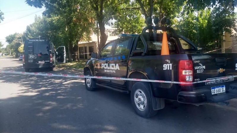 La Policía en el lugar del cruento hecho. 