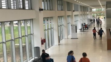 La mujer está internada en el nuevo hospital Iturraspe de Santa Fe.