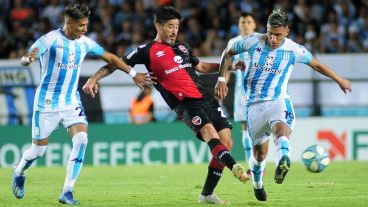 Pablo Pérez no pudo completar el partido ante Racing.