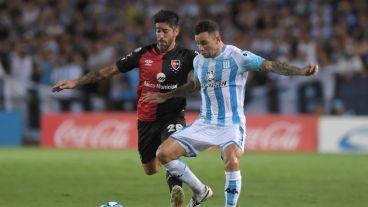 Pablo Pérez no pudo completar el partido ante Racing.