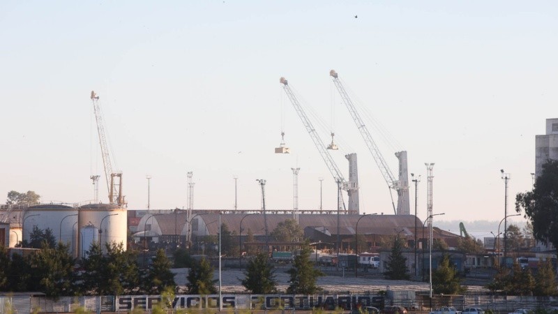 Uno de los focos se produjo frente al puerto de zona sur.