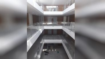 Las obras en el Instituto del Profesorado Nº 16 paralizadas a poco de finalizarse.