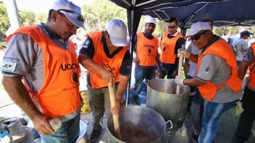 Uocra prepara ollas populares y acampe en reclamo de la paralización de la obra pública