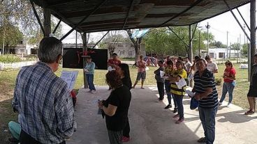 El Padre Siñeriz y su trabajo en el barrio.