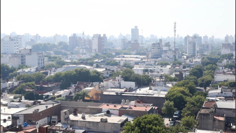 El humo sobre la ciudad, desde barrio Abasto hacia el este.