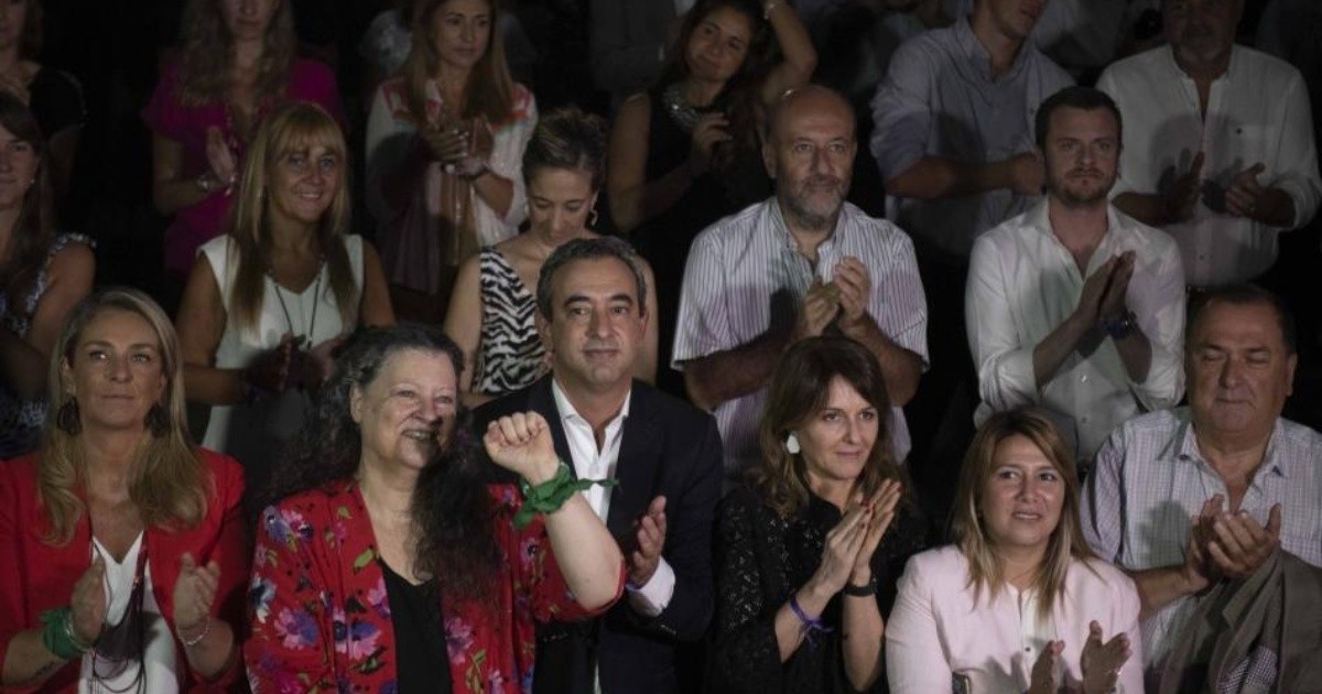 Comenzó a aplicarse la Ley Micaela en Rosario: capacitarán al personal ...
