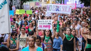 La convocatoria a la marcha por el Día Internacional de la Mujer de este lunes es "con barbijo y protocolos".