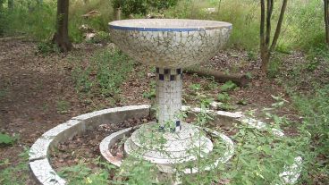 Así era la casona ubicada en el monte Caballero. En los últimos años fue saqueada.