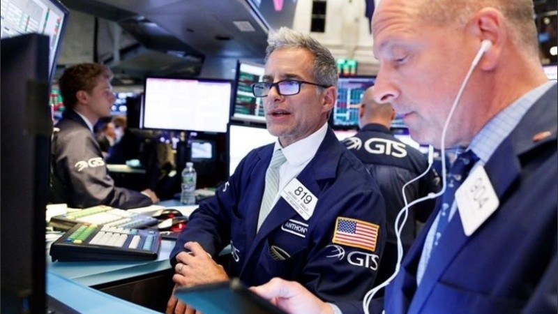 El Riesgo País argentino se disparó a 2.800 puntos básicos.