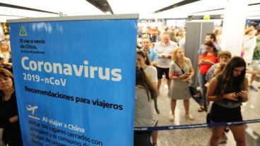 Los controles comienzan a bordo de los aviones.