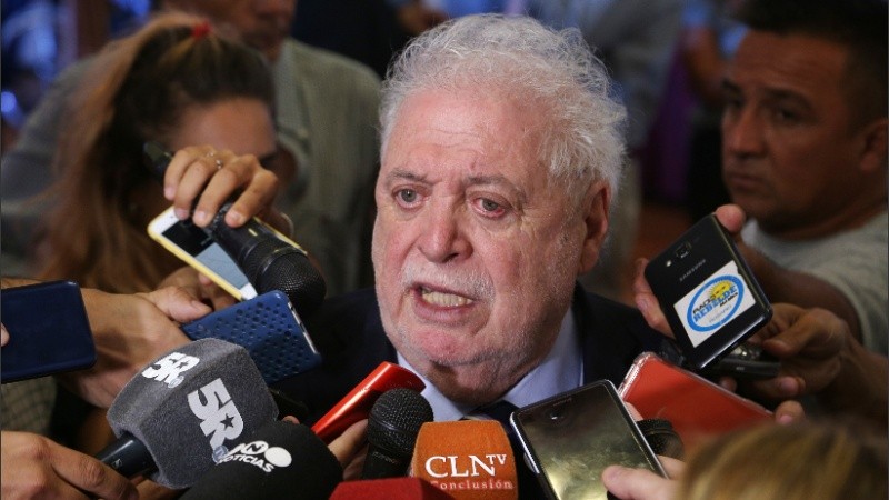 El ministro de Salud dio una conferencia con el gobernador Omar Perotti.