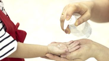 El gobierno congeló los precios de venta del alcohol en gel