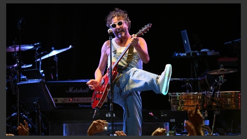 Fito Páez pegó su hit a los hinchas del Liverpool.