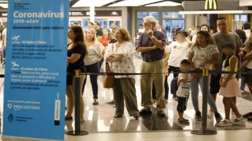 Aerolíneas Argentinas "trabaja intensamente" en el diseño de una programación de vuelos para los días posteriores.