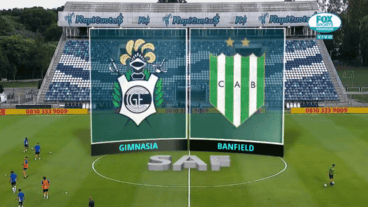 El partido se juega sin pública y se transmite por codificado.