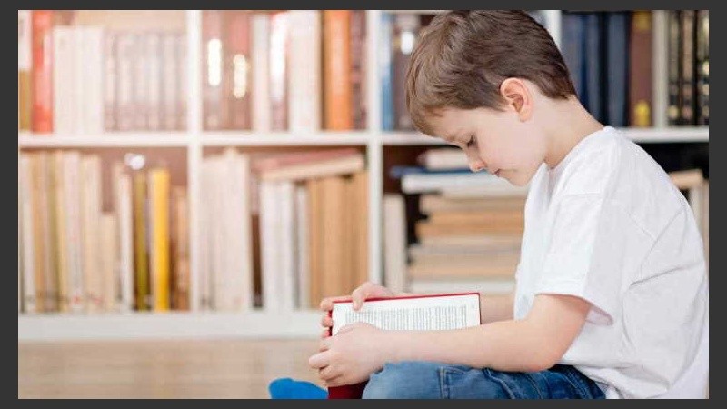 Según la ciencia, la introducción temprana de la lectoescritura es más perjudicial para niños que para niñas