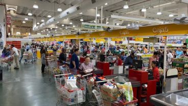 De alcohol en gel, productos de higiene y alimentos quedó poco este domingo.