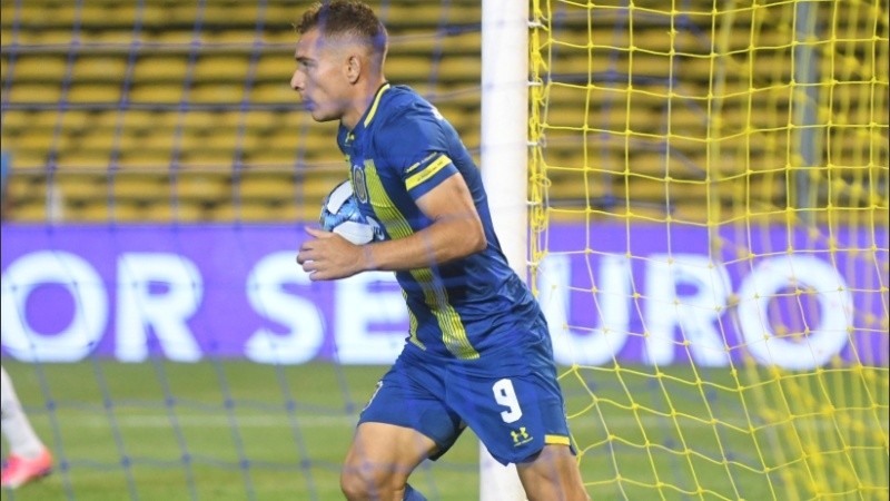 Rube marcó el único gol canalla