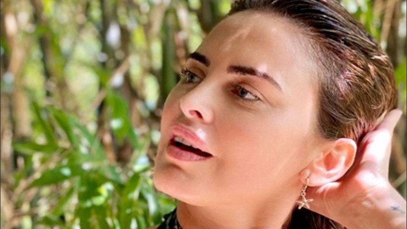 Luna reflexiva sobre el aislamiento que requiere el coronavirus. 